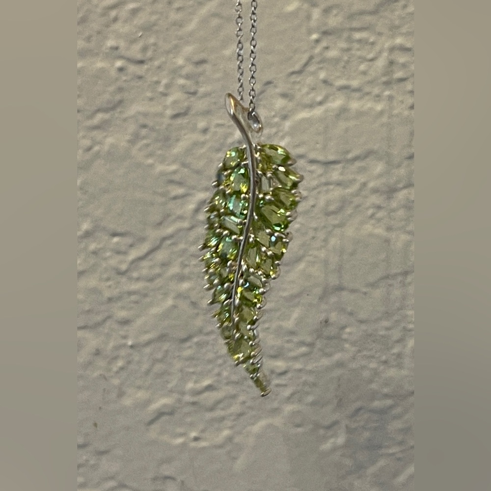 Preowned .925 Sterling and Peridot Leaf Pendant and chain